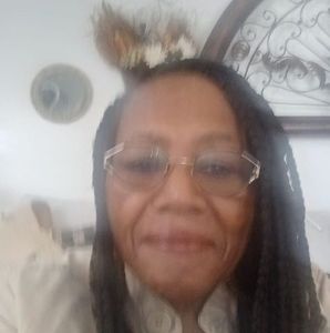 Meet your Posher, Ella